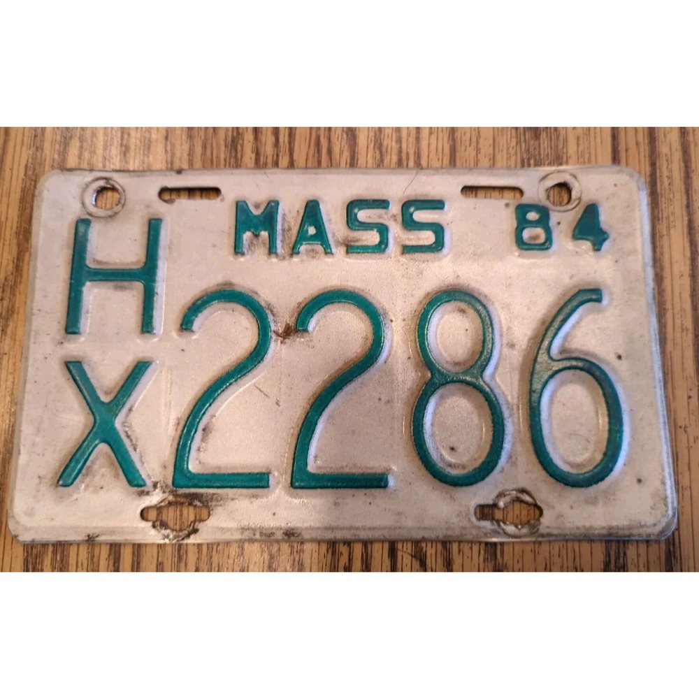 Vintage 1984 Massachusetts Motorcycle License Plate Metal Mancave Sign HX2286